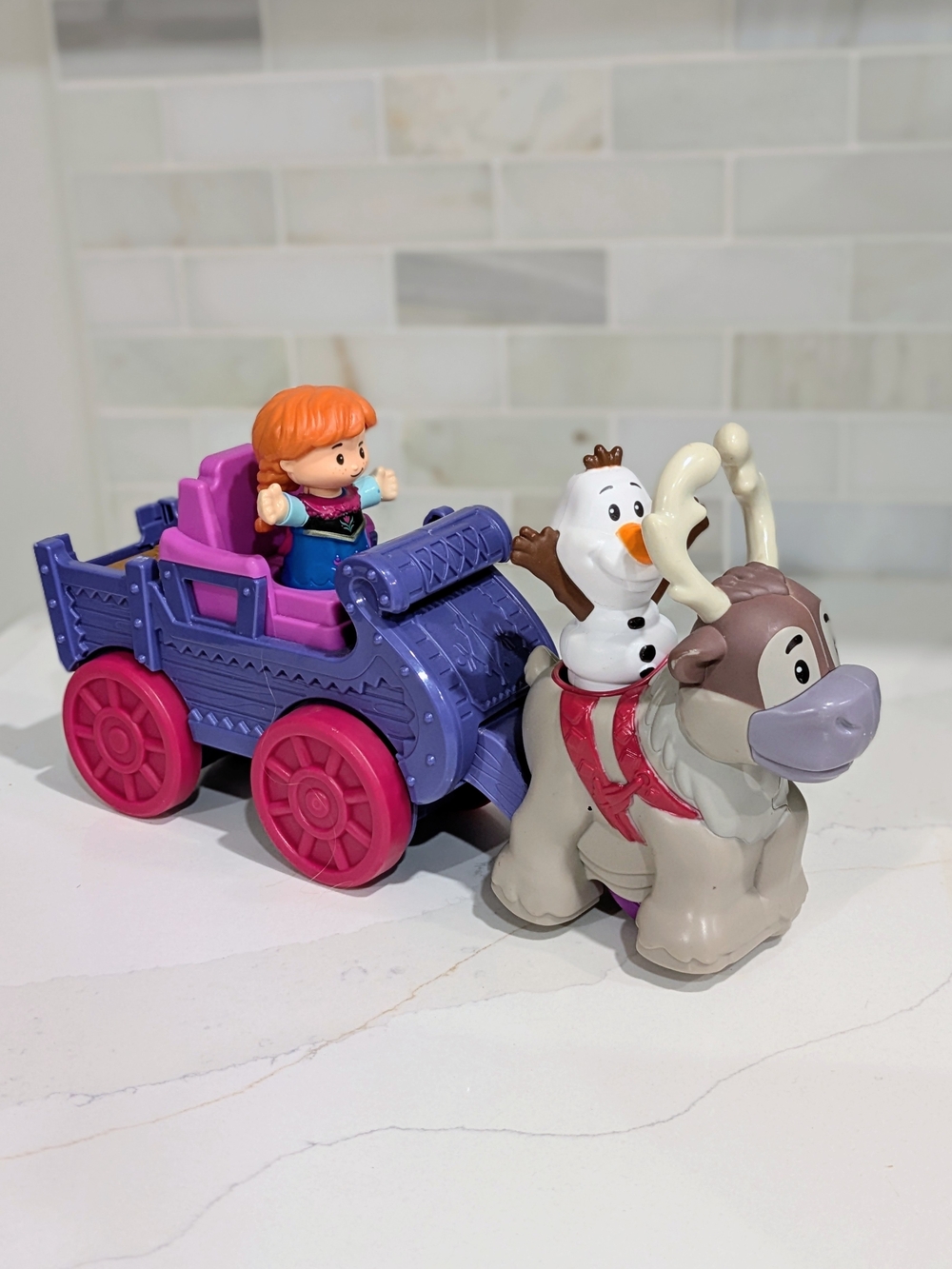 Fisher-Price- Little People - Frozen Carriage & Anna/Olaf